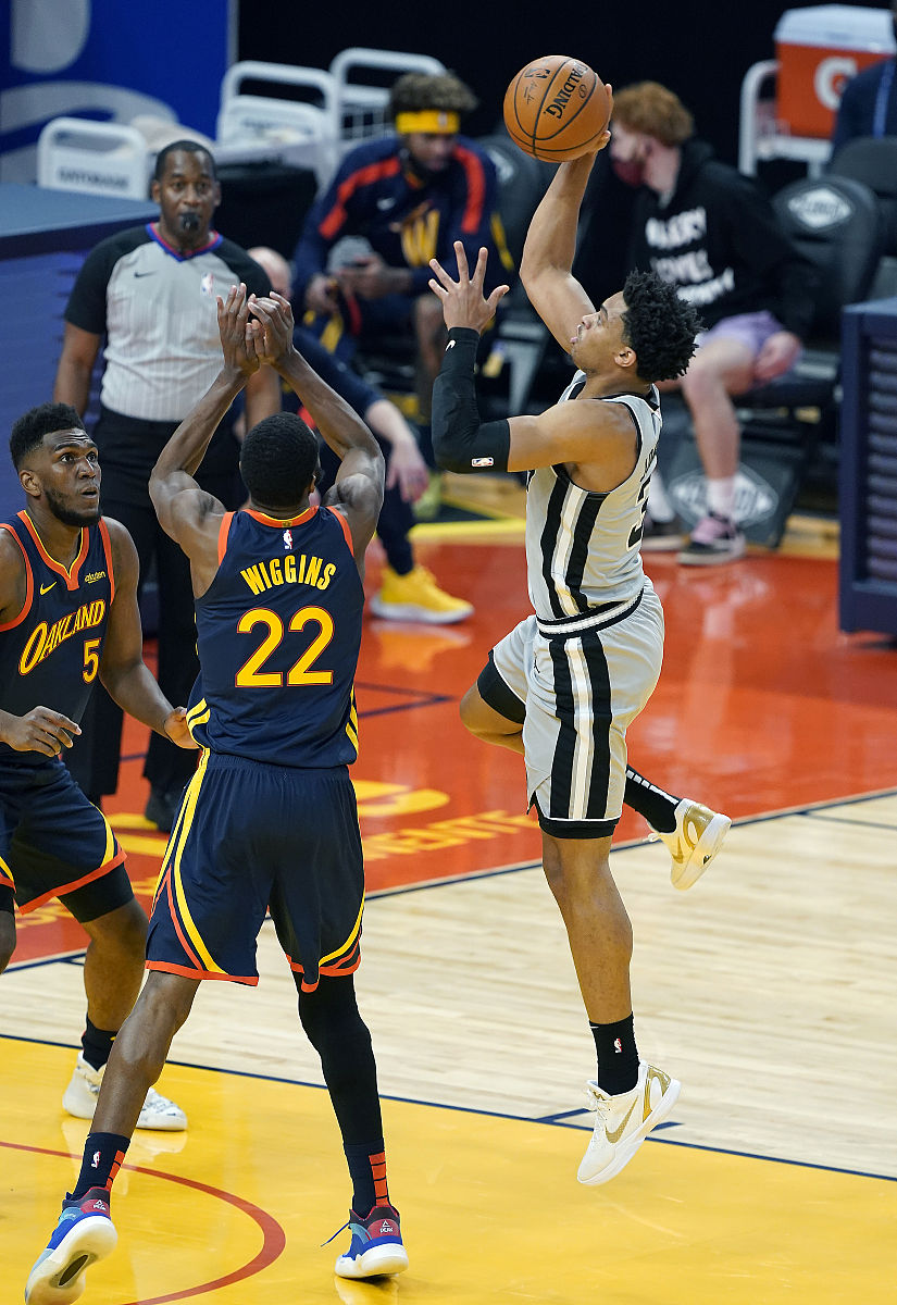 zoty体育关于NBA常规赛赛程吃紧；俄克拉荷马雷霆加时末段更衣室发声；信心回归；团队化学反应显著的信息