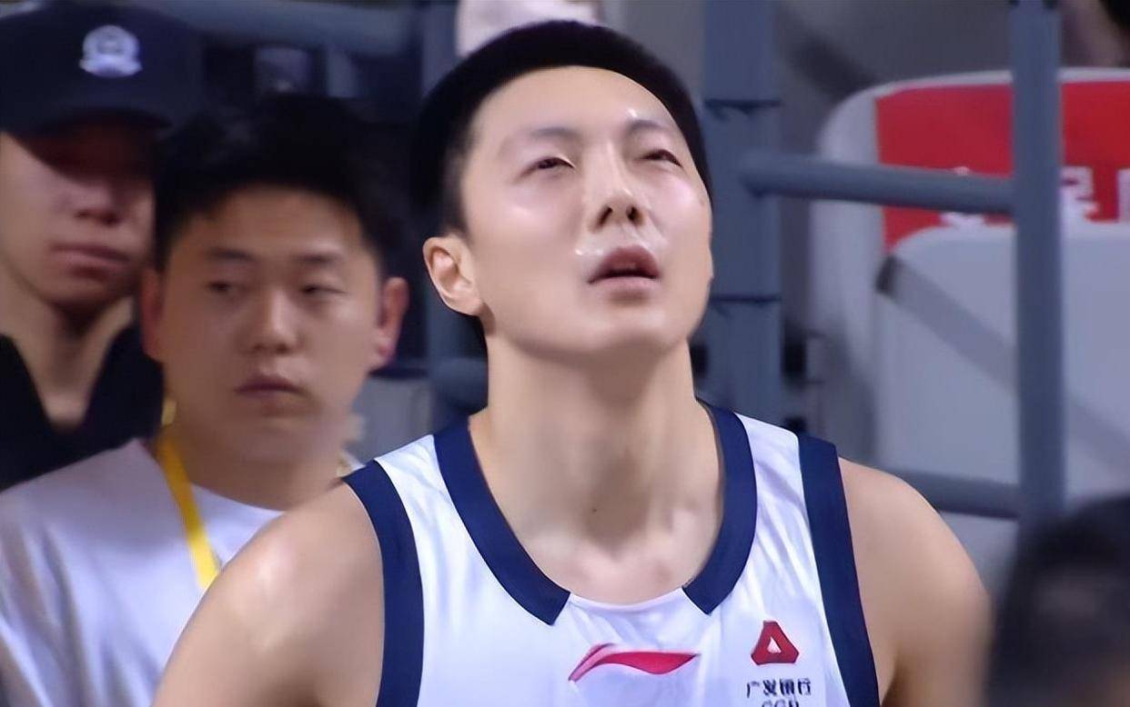 中欧体育包含转折点山东泰山篮板制胜国际比赛日布莱顿伤情更新，集结日夏洛特黄蜂状态回暖瞬间刷屏的词条